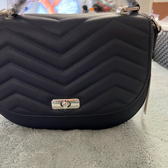 Karla Hanson 🌺 - Picture 5 of 16